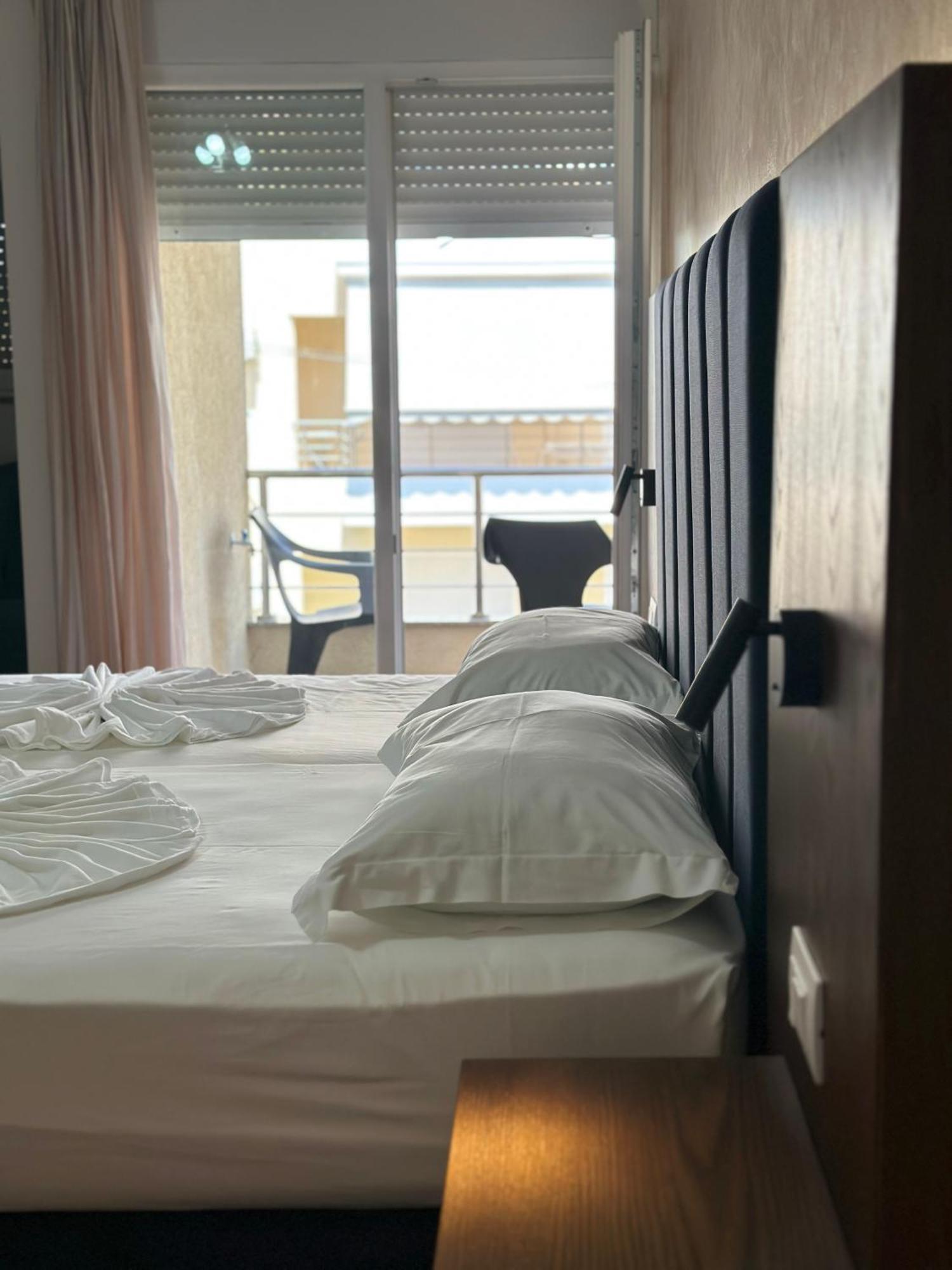 Eval Aparthotel
