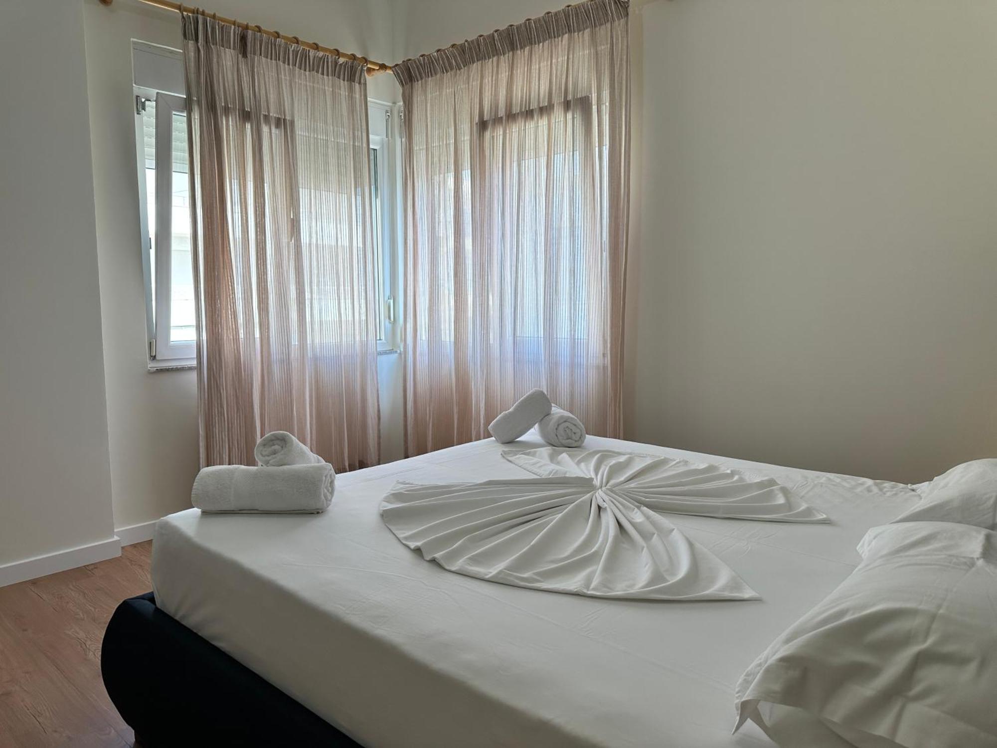 Eval Aparthotel Sarande