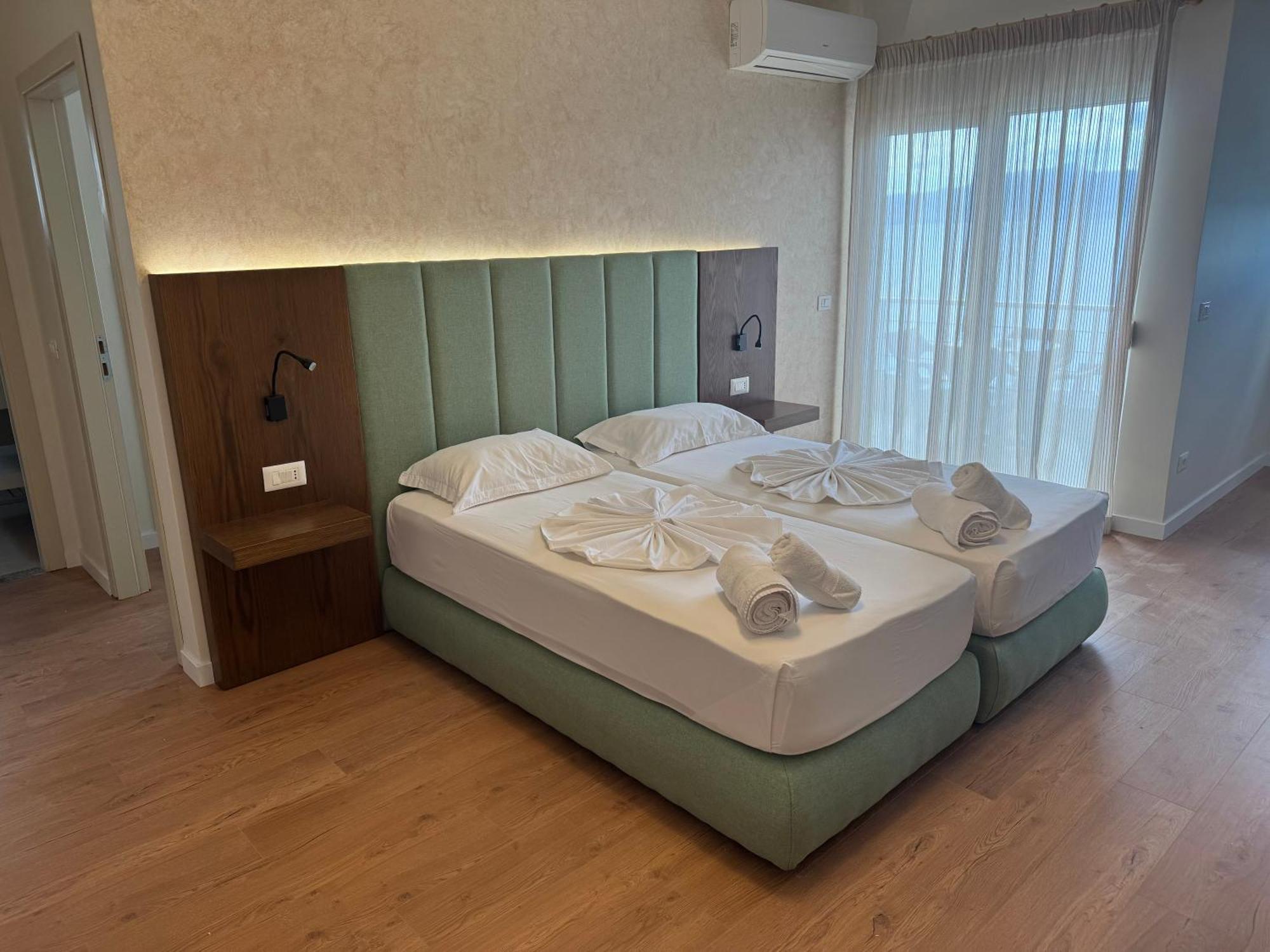 Eval Aparthotel