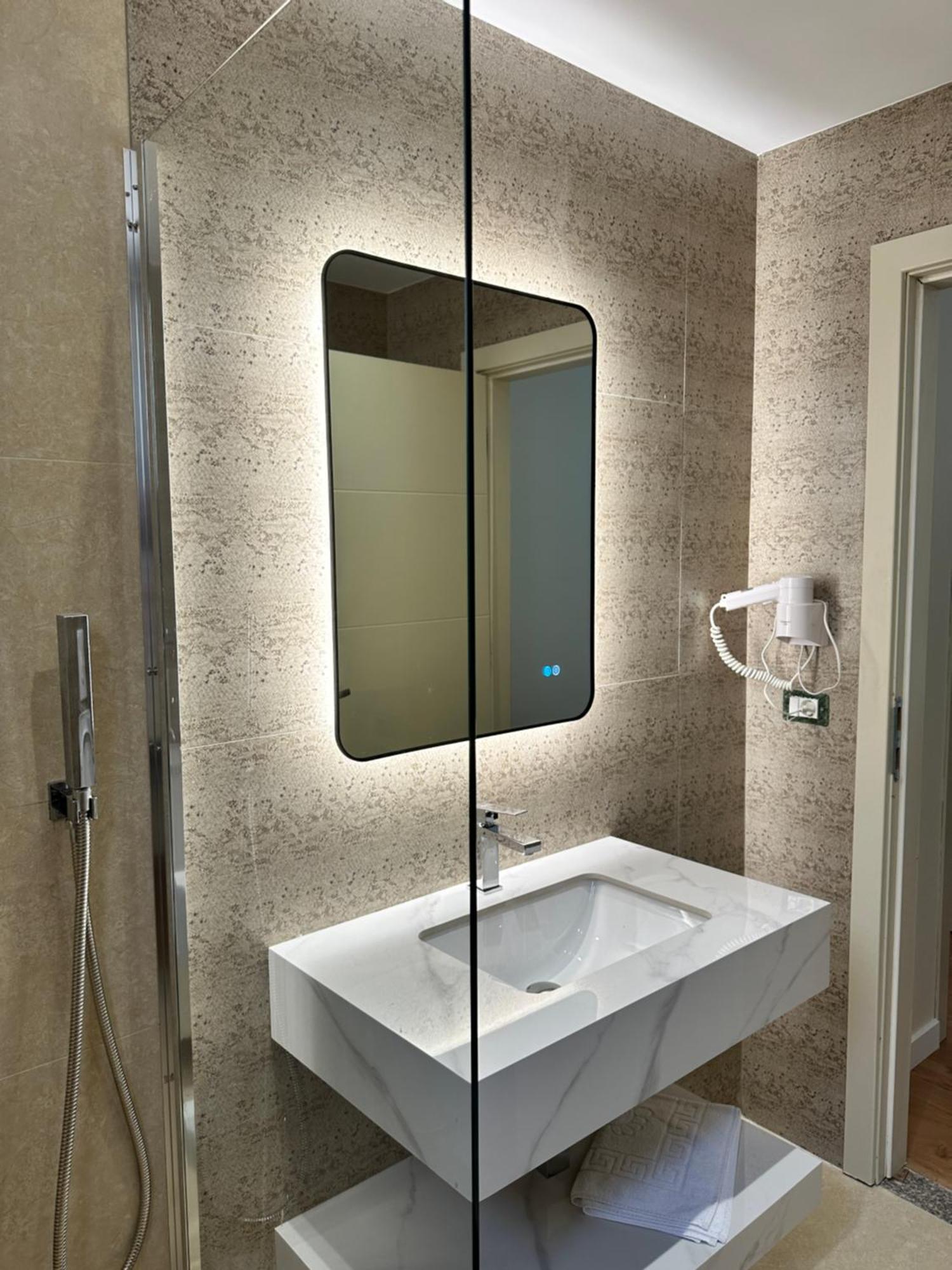 Eval Aparthotel 4*